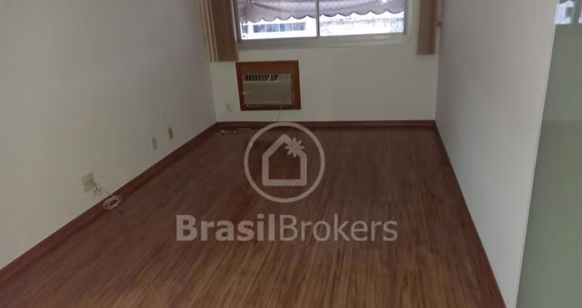 Excelente apartamento de quarto, sala, dependência e vaga