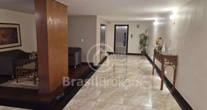 APTO TOTALMENTE REFORMADO - ENTRAR MORAR COM DUAS VAGAS NA ESCRITURA