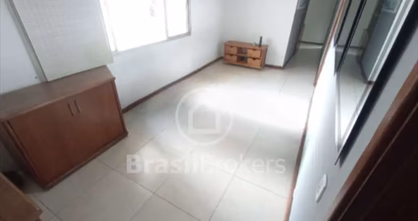 Apartamento de 3 quartos (1 suíte) com 97 m² e vaga de garagem.