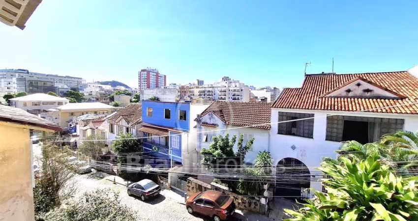 Tijuca na Rua dos Araujo! 4 quartos e 2 vagas de garagem
