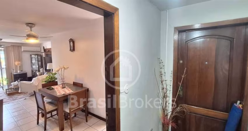 Cobertura com 113m² e 3 quartos com vaga! Oportunidade!