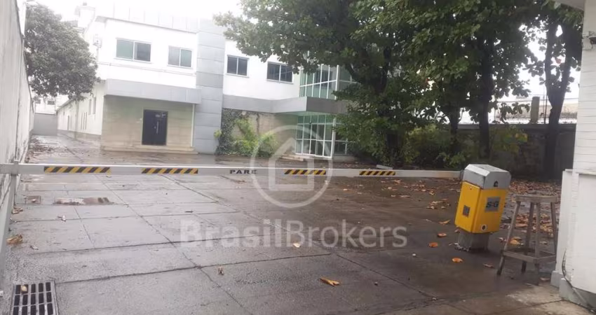 Galpão à venda com 3556,00m² e 8 quartos em Vila Isabel, Rio de Janeiro - rj