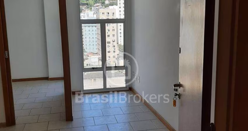 APARTAMENTO QUARTO E  SALA NO CENTRO