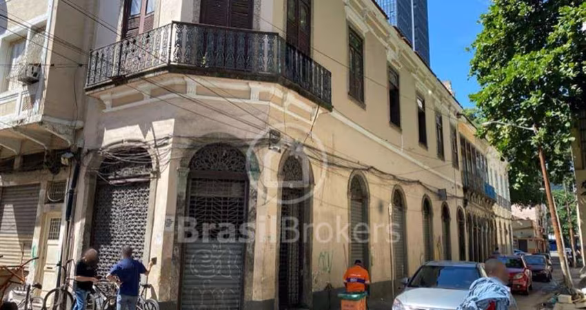 Casa à venda com 305m² e 2 quartos em Centro, Rio de Janeiro - rj