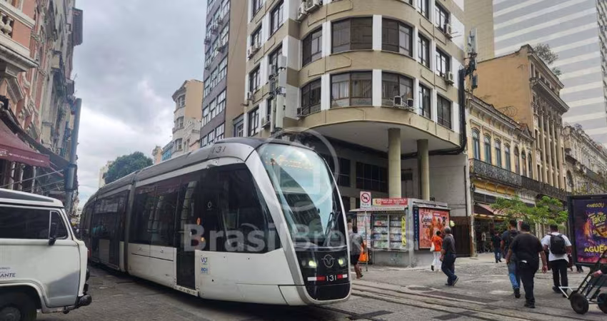 Sala Comercial à venda com 30,00m² e 1 quarto em Centro, Rio de Janeiro - RJ