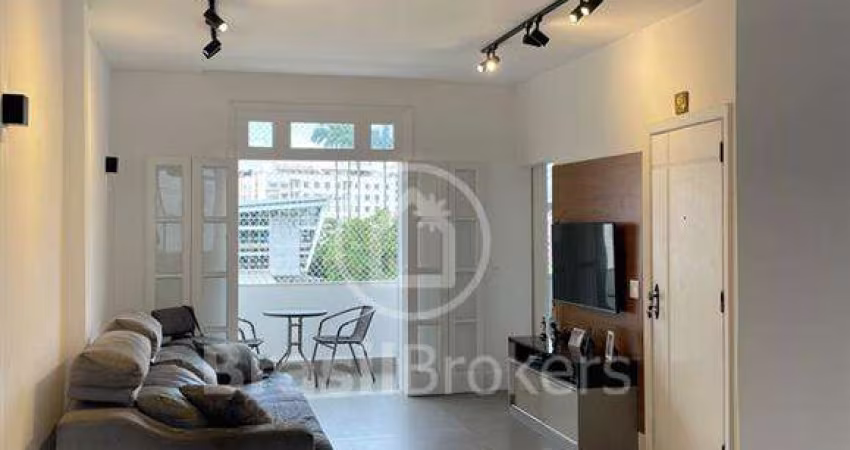 Apartamento de 4 quartos totalmente modernizado com vista livre, vaga de garagem a 4 minutos da estação do metro Uruguai