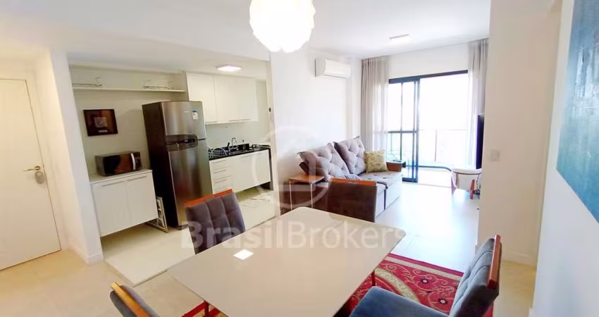 Apartamento de 2 quartos com 72 m², Varanda, vaga de garagem, porteira fechada, a 5 min do Metro São Francisco Xavier em condomínio com infra total