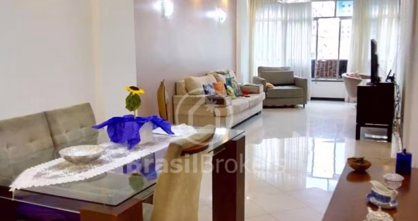 Tijuca! Três quartos mais amplo escritório, pronto para morar, vaga escriturada.. Ótima localização.