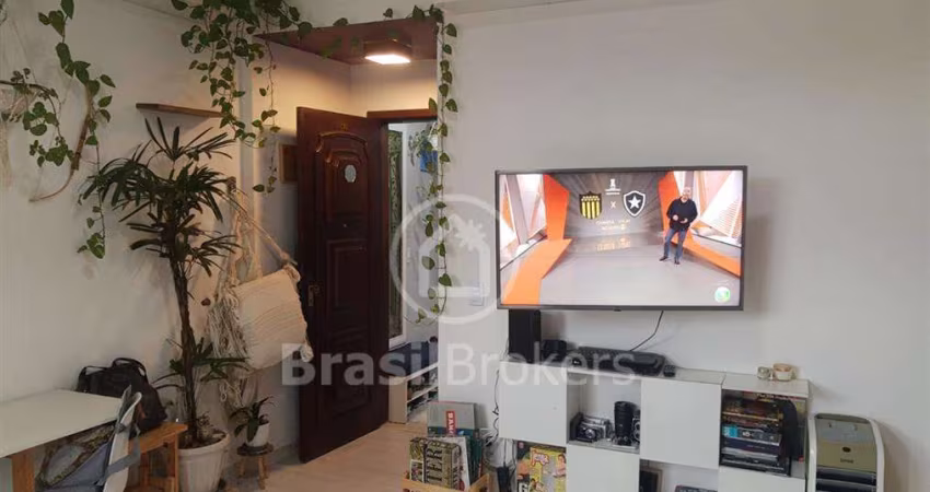 Vendo apartamento  2 quartos  sendo 1 suíte 80m2!