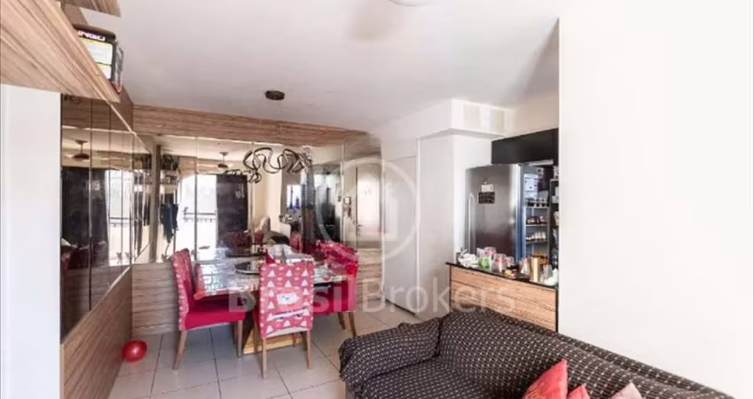 Apartamento de 3 quartos em um condomínio com total infra e vaga de garagem.
