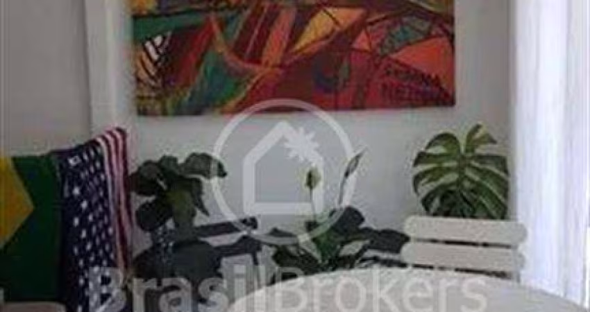 Casa de Condomínio à venda com 208,00m² e 5 quartos em São Cristóvão, Rio de Janeiro - rj