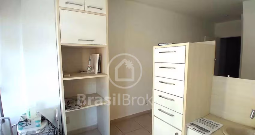 SALA COMERCIAL à venda na Praça Saens Peña com 30 m², banheiro e vaga de garagem