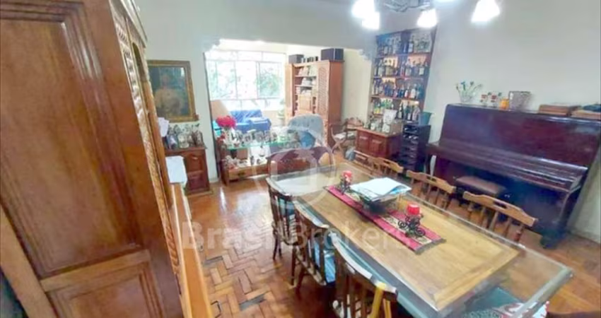 Apartamento de 3 quartos com 116 m² a 4 minutos do Largo da Segunda Feira e 6 do metrô São Francisco Xavier