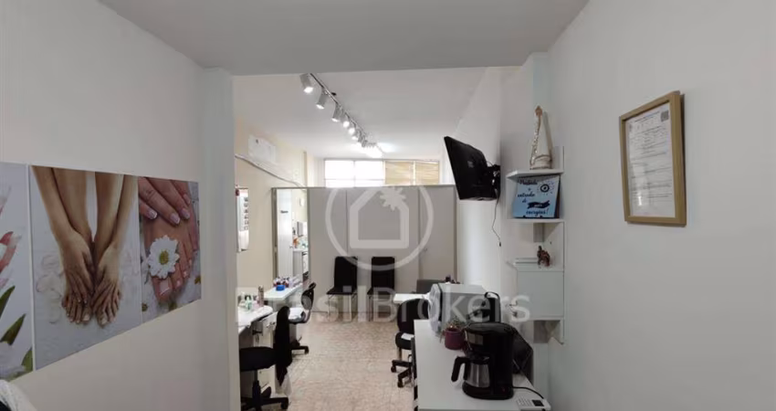 Sala comercial com planta diferenciada no coração da Tijuca