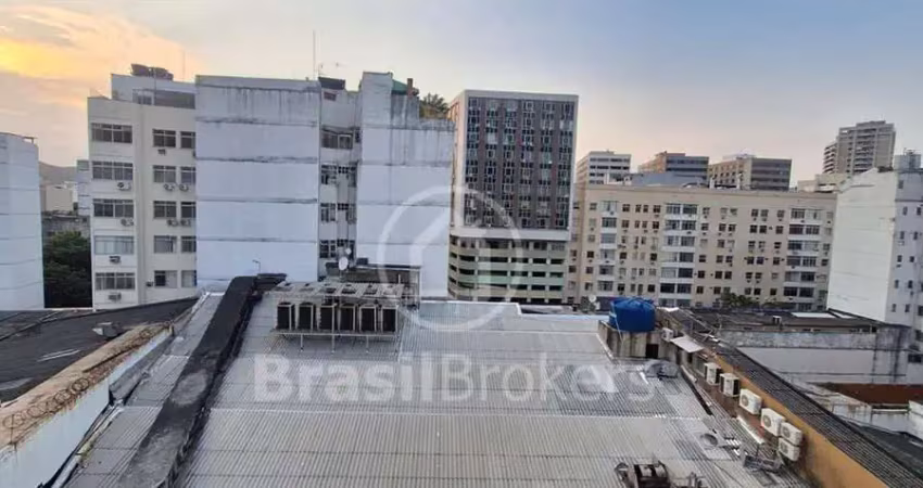 Sala com 25m² na conde de bonfim, junto à praça saenz peña