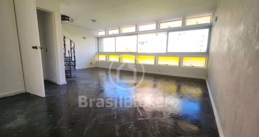 Cobertura duplex de 3 quartos e 1 vaga próximo ao Largo da 2ª Feira