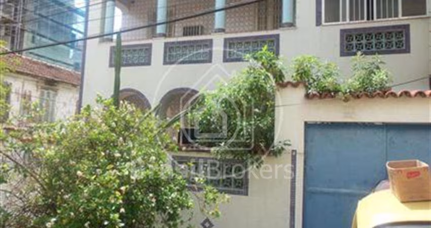 Casa à venda com 376,00m² e 5 quartos em Tijuca, Rio de Janeiro - rj