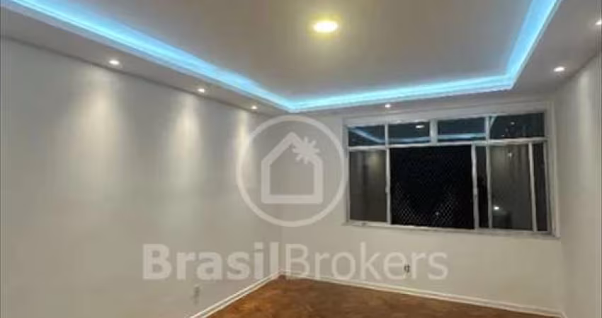 Apartamento à venda com 70 m² e 2 quartos (1 suítes) e 1 escritório com banheiro.