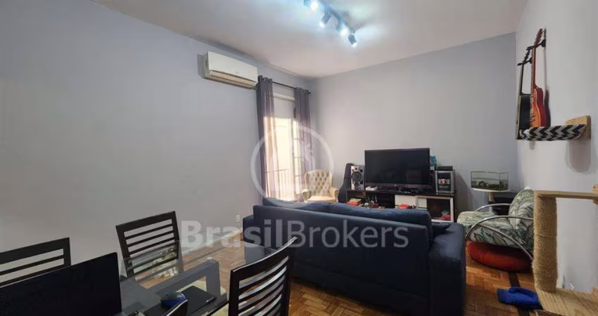 Apartamento 2 quartos com vaga na Rua Conselheiro Zenha