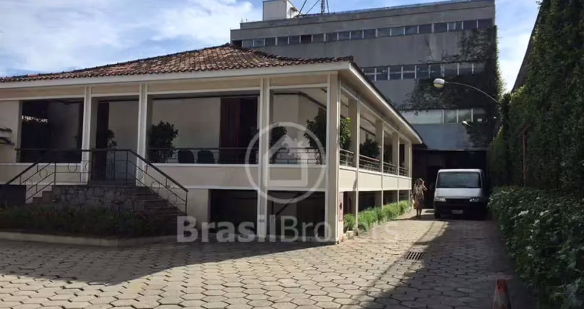 Prédio inteiro à venda com 2988,00m² e 8 quartos em são cristóvão, rio de janeiro - rj