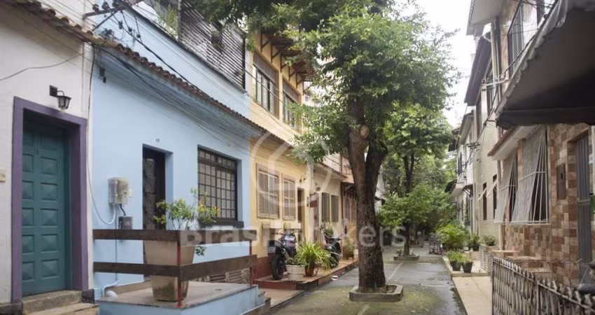 Casa 3 quartos, sendo 2 suítes