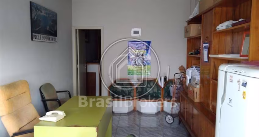 CONDOMINIO DO EDIFICIO PRACA SAENS PENA - Imóvel Comercial
