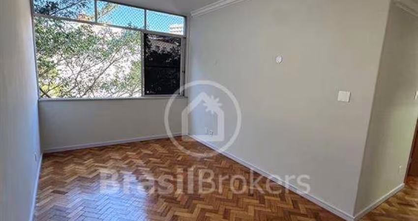 Apartamento de 2 quartos com 65m² reformado e pronto pra morar!!!