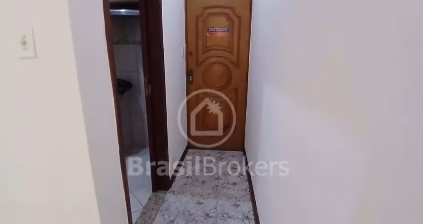 Oportunidade - reformado dois quartos com dependência