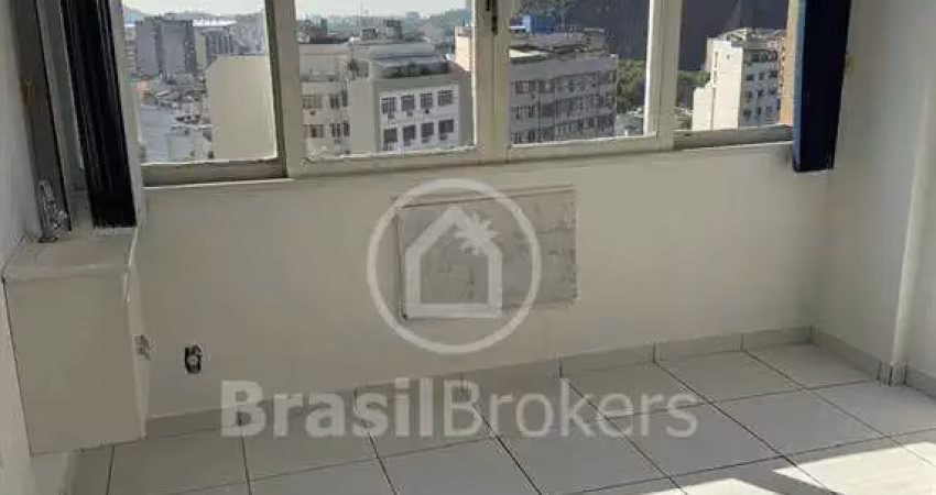 Sala comercial  em localização estratégica ao lado da praça saens pena!