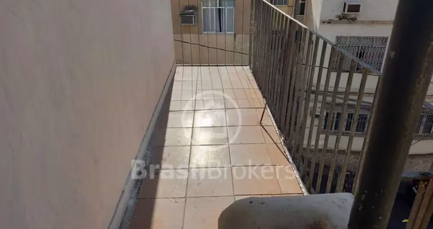 Apartamento em condomínio  fechado  na rua  nazario
