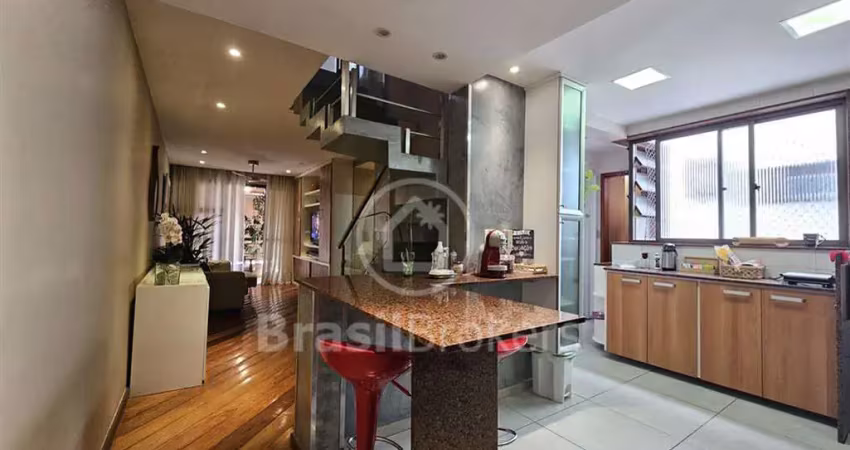 Cobertura com 186 m², 3 quartos ( 1 suíte), escritório e closet, dependências completas, 2 vagas na tijuca