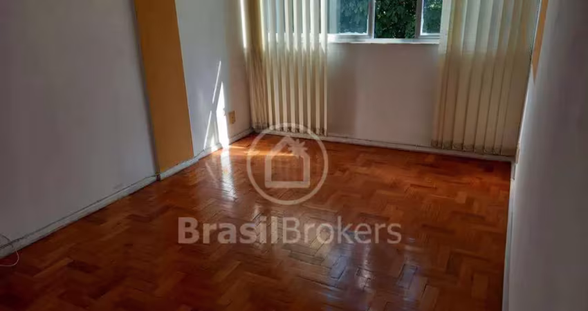 Excelente apartamento de frente, 2 quartos com vaga