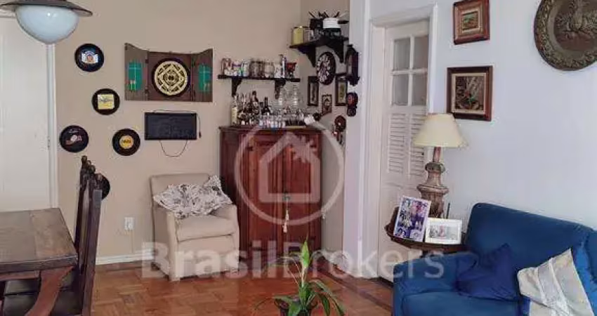 Apartamento de 3 quartos 111 m² todo reformado a 7 minutos do metrô.