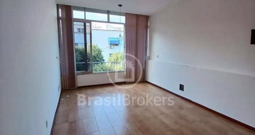 Apartamento a venda na rua josé higino. 3 minutos da estação do metrô uruguai, 1 vaga na escritura, 2 quartos e portaria comercial