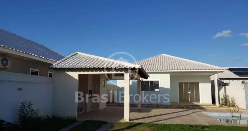 Casa de condomínio com 3 quartos em araruama com piscina