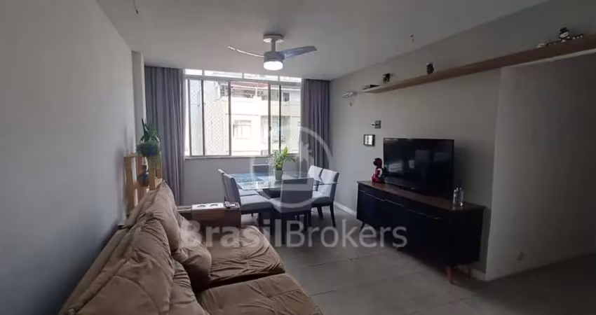 Apartamento à venda com 3 quartos, vaga escriturada, 75 m2, na melhor região da tijuca.