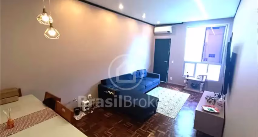 Apartamento de 3 quartos (1 suíte) com 82 m² todo reformado com 2 vagas de garagem