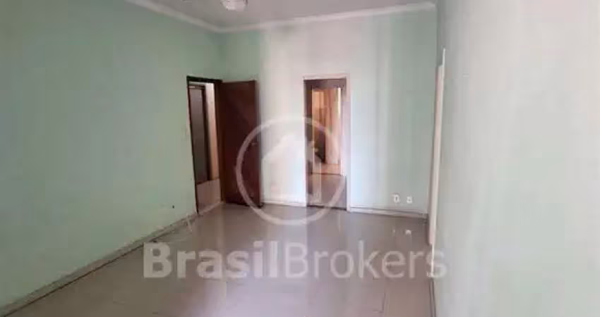 Apartamento de 2 quartos com 73 m² e dependência completa