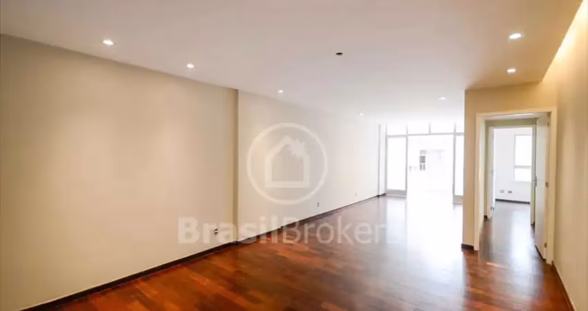 Apartamento de 3 quartos (1 suíte) com 110 m² todo reformado a 6 minutos do metrô.
