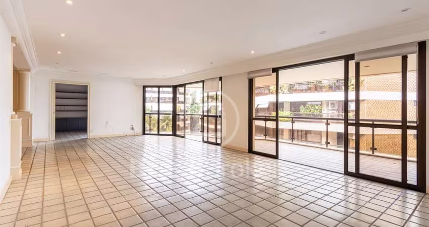 Exclusividade e sofisticação com 251 m² no Condomínio Parque Monjope na Lagoa