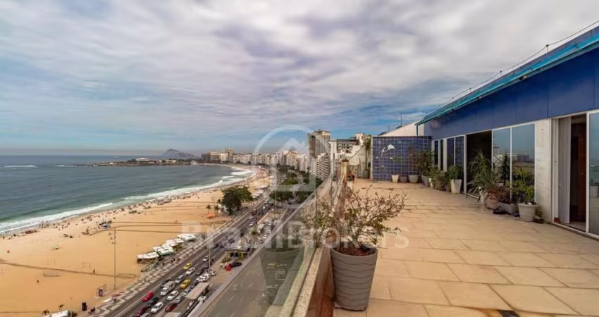 Cobertura à venda com 4 quartos em Copacabana.