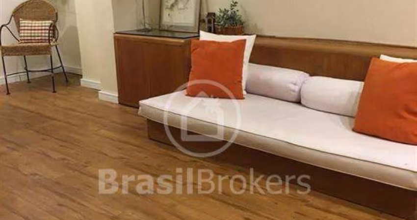 Apartamento a venda em região nobre de Ipanema - Rua nobre
