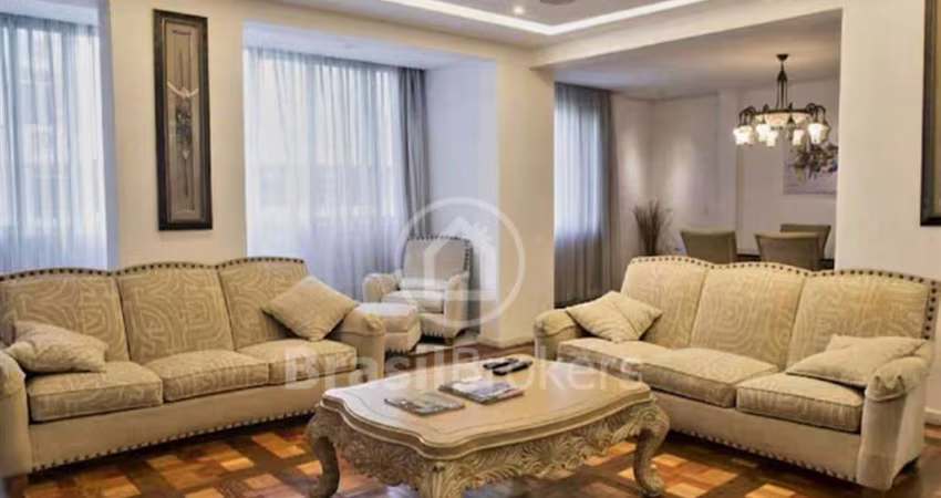 Apartamento porteira fechada á venda com 2 suítes em Copacabana.