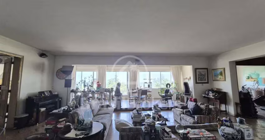 Apartamento à venda com 5 quartos na avenida atlântica.
