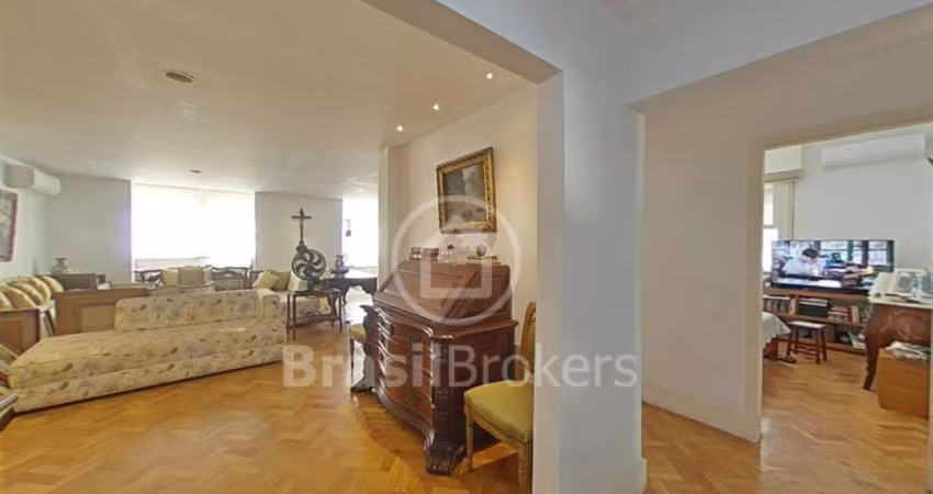 EXCELENTE APARTAMENTO NO LEME