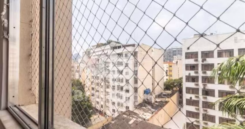 Quarto e sala quadra praia no Catete