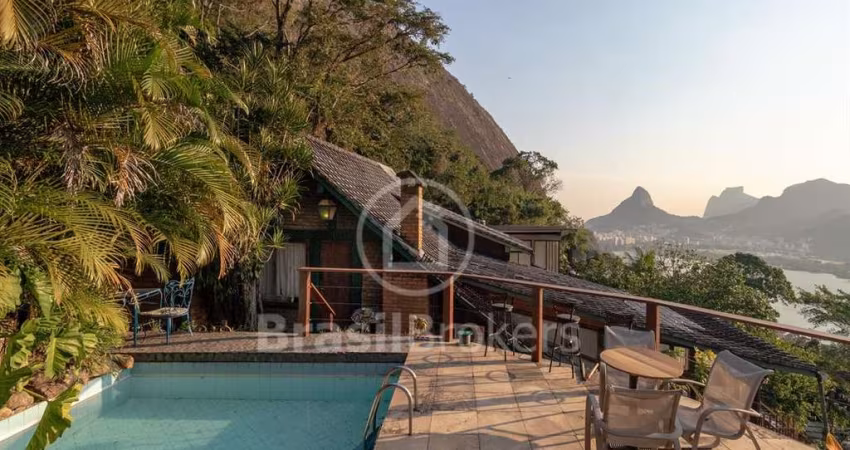 Casa à venda com 280,00m² e 3 suítes em Lagoa, Rio de Janeiro - RJ