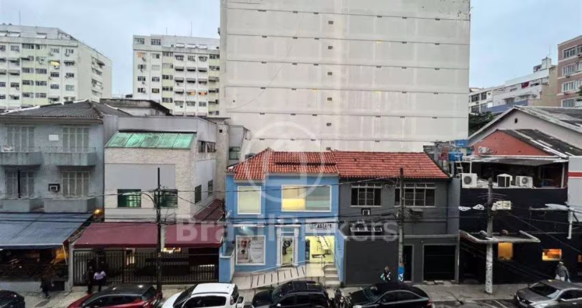 OPORTUNIDADE 2 QUARTOS COLADO NO METRÔ EM RUA TRANSVERSAL
