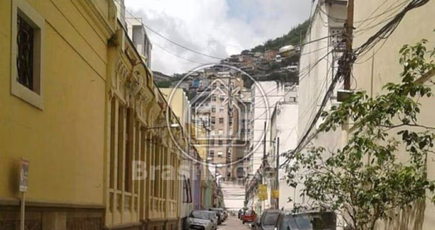 Casa de Condomínio 5 quartos