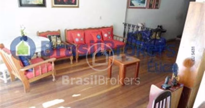 CONDOMINIO DO EDIFICIO ALGARVIO - Casa 5 quartos, sendo 2 suítes